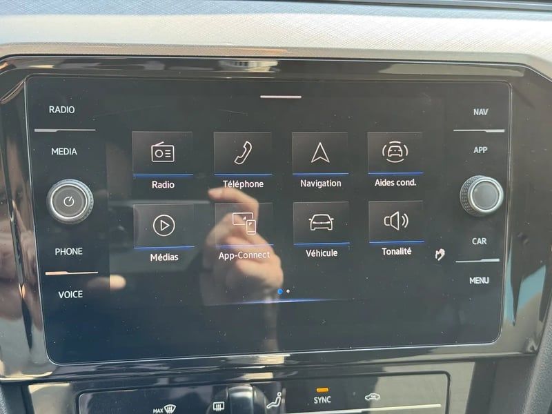 Photo de la voiture VOLKSWAGEN PASSAT SW 2.0 TDI EVO SCR 150 DSG7