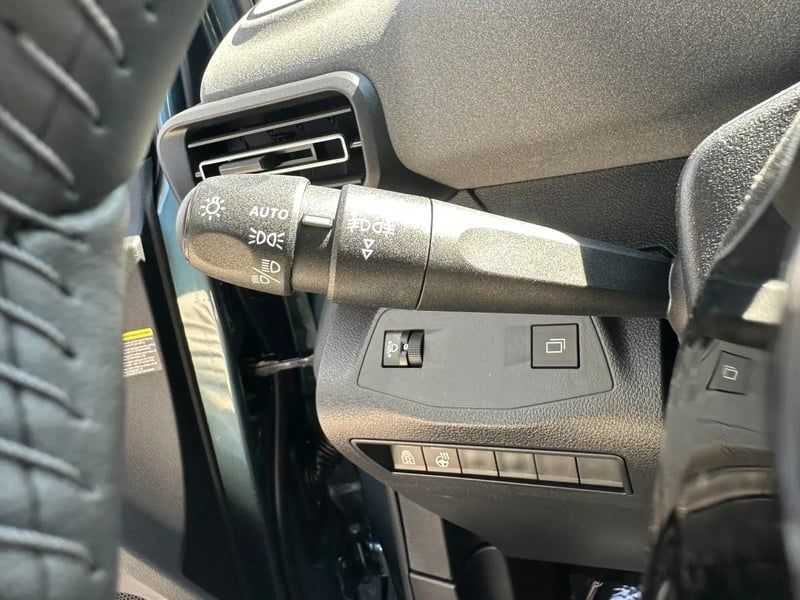 Photo de la voiture PEUGEOT RIFTER XL Diesel 130 ch Automatique 5pl Allure - 5P