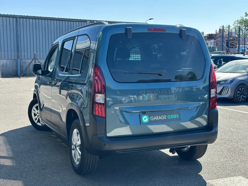 Photo de la voiture PEUGEOT RIFTER XL Diesel 130 ch Automatique 5pl Allure - 5P