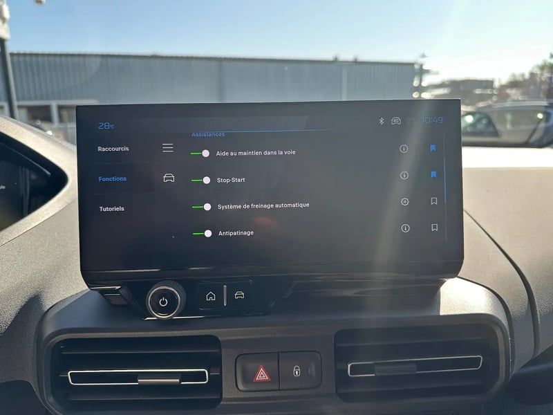 Photo de la voiture PEUGEOT RIFTER XL Diesel 130 ch Automatique 5pl Allure - 5P