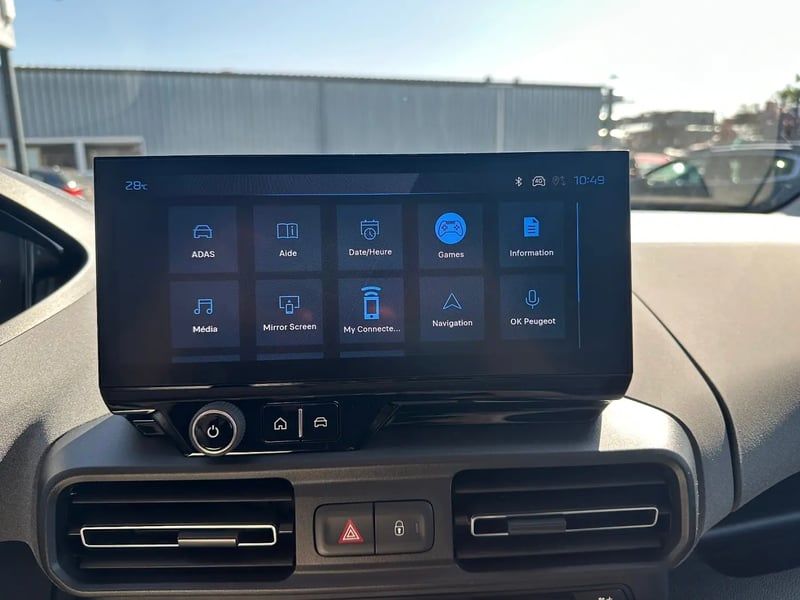 Photo de la voiture PEUGEOT RIFTER XL Diesel 130 ch Automatique 5pl Allure - 5P