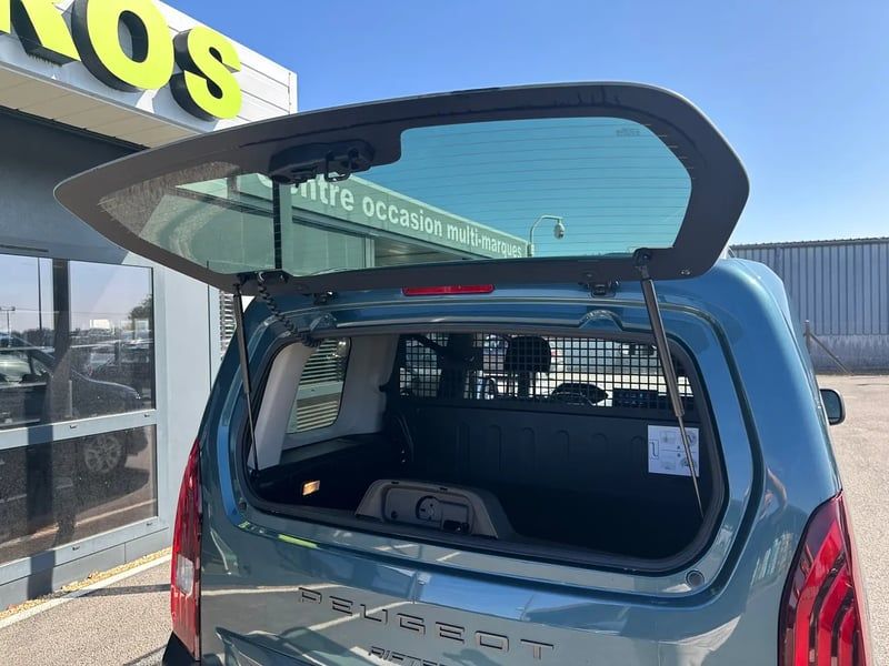 Photo de la voiture PEUGEOT RIFTER XL Diesel 130 ch Automatique 5pl Allure - 5P