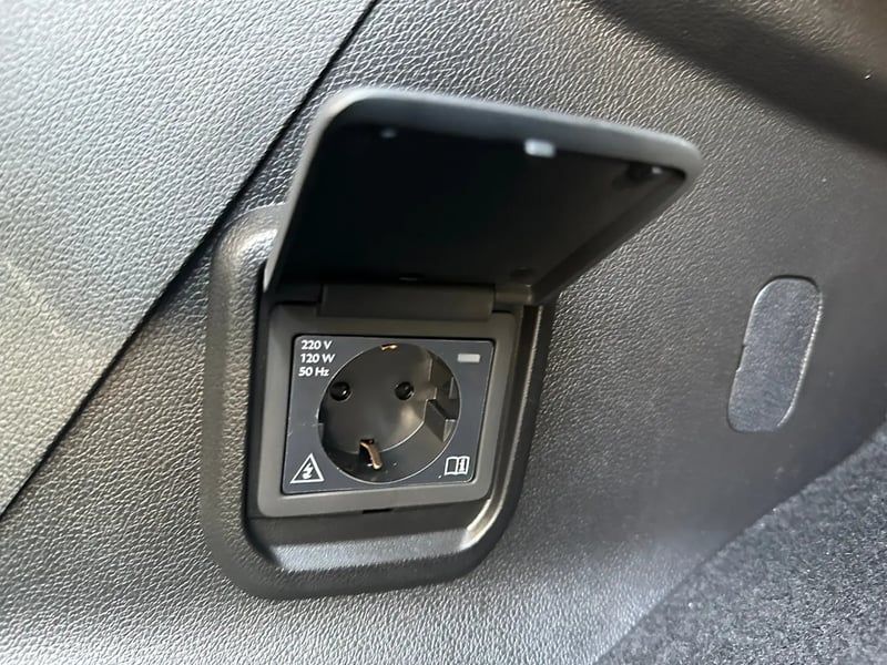 Photo de la voiture PEUGEOT RIFTER XL Diesel 130 ch Automatique 5pl Allure - 5P