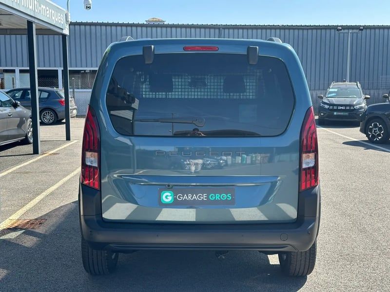 Photo de la voiture PEUGEOT RIFTER XL Diesel 130 ch Automatique 5pl Allure - 5P