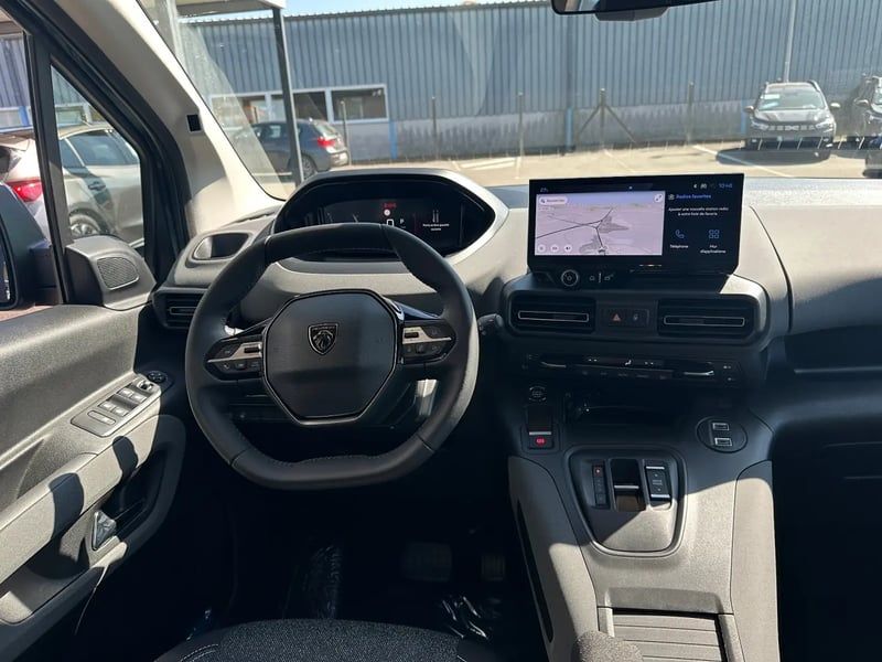 Photo de la voiture PEUGEOT RIFTER XL Diesel 130 ch Automatique 5pl Allure - 5P