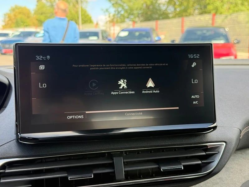 Photo de la voiture PEUGEOT 3008 PureTech 130ch S&S BVM6 GT
