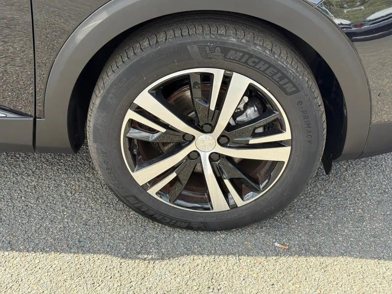 Photo de la voiture PEUGEOT 3008 PureTech 130ch S&S BVM6 GT