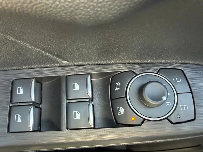Photo de la voiture FORD KUGA 2.0 TDCi 120 S&S 4x2 Powershift ST-Line