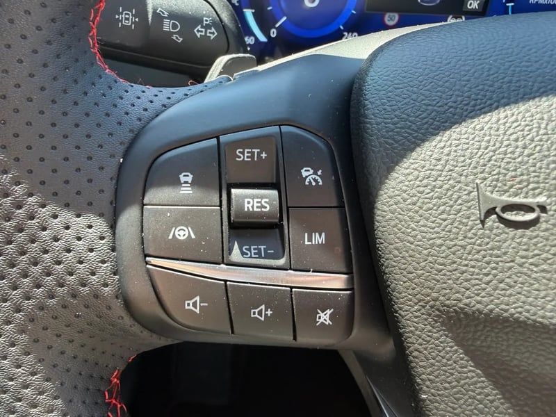 Photo de la voiture FORD KUGA 2.0 TDCi 120 S&S 4x2 Powershift ST-Line