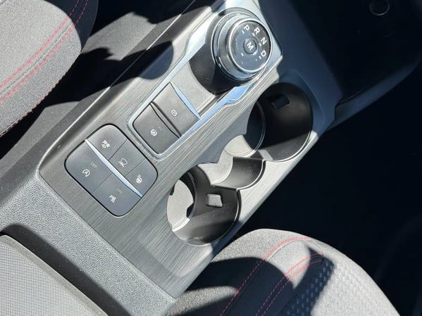 Photo de la voiture FORD KUGA 2.0 TDCi 120 S&S 4x2 Powershift ST-Line