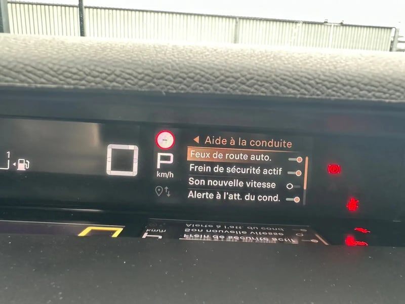 Photo de la voiture CITROEN C3 AIRCROSS Hybride 145 ch Aut Max