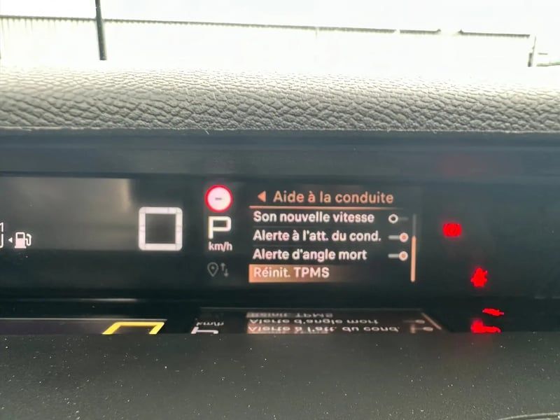 Photo de la voiture CITROEN C3 AIRCROSS Hybride 145 ch Aut Max
