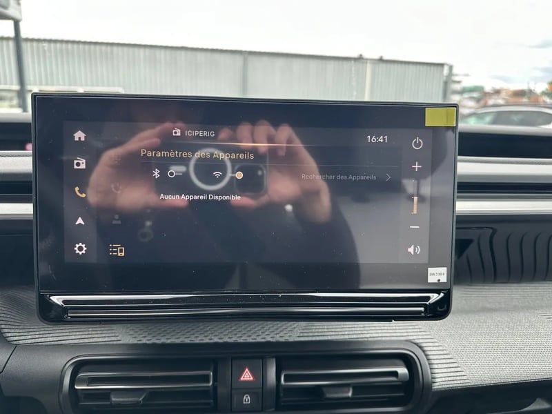 Photo de la voiture CITROEN C3 AIRCROSS Hybride 145 ch Aut Max