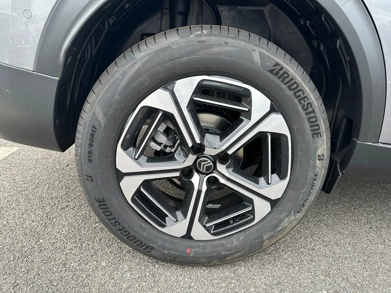 Photo de la voiture CITROEN C3 AIRCROSS Hybride 145 ch Aut Max