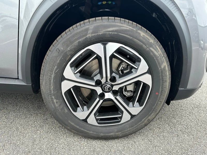 Photo de la voiture CITROEN C3 AIRCROSS Hybride 145 ch Aut Max
