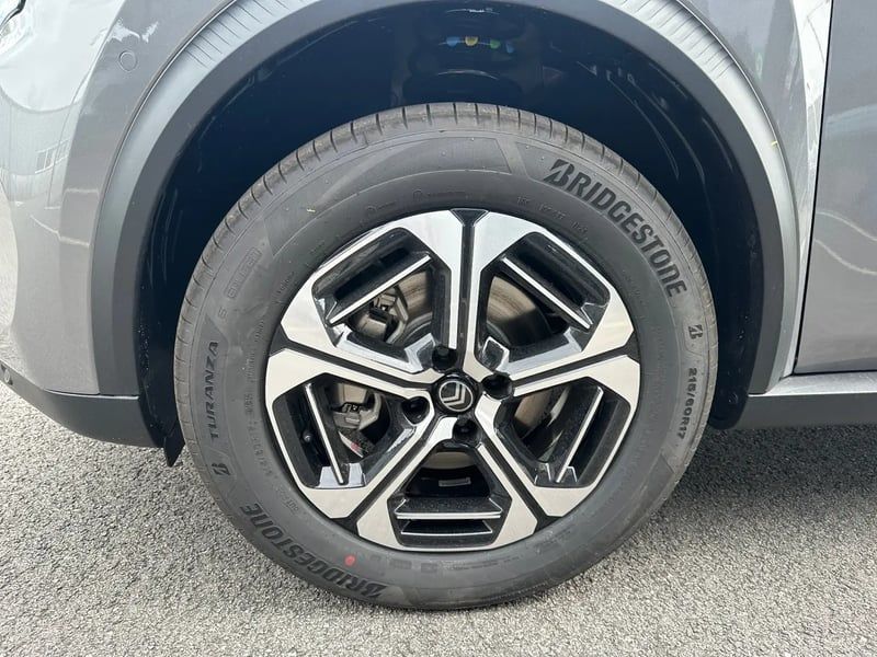 Photo de la voiture CITROEN C3 AIRCROSS Hybride 145 ch Aut Max