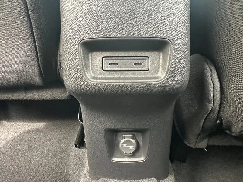 Photo de la voiture CITROEN C3 AIRCROSS Hybride 145 ch Aut Max