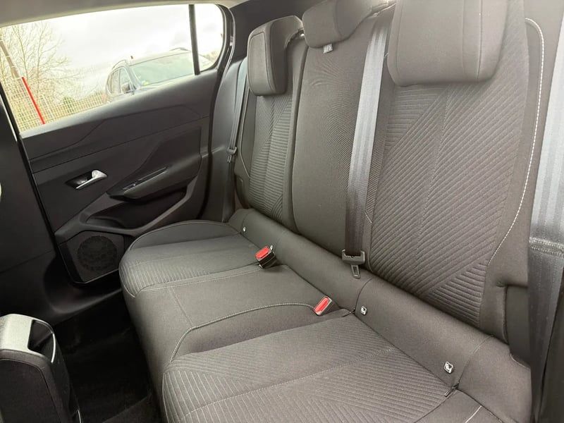 Photo de la voiture PEUGEOT 308 PureTech 130ch S&S EAT8 Active Pack