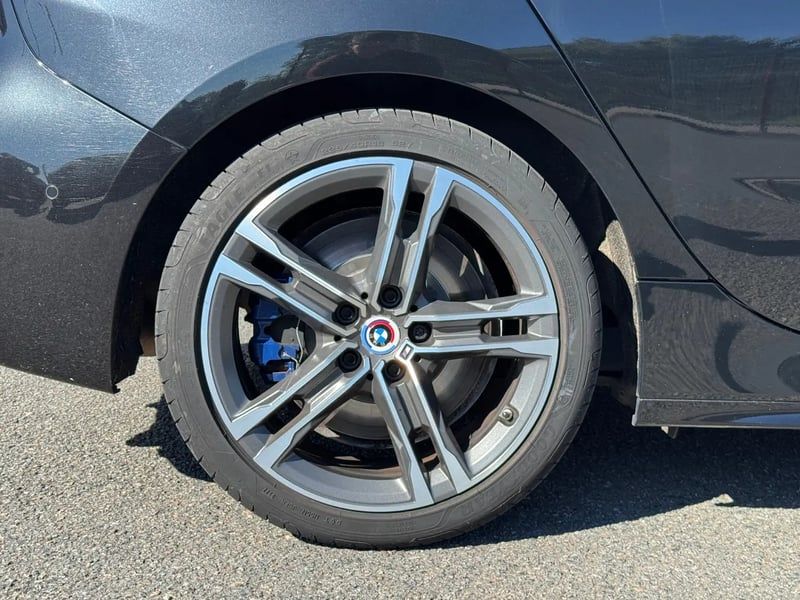 Photo de la voiture BMW SERIE 1 F40 M135i xDrive 306 ch BVA8