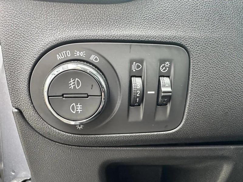 Photo de la voiture OPEL CROSSLAND 1.5 D 110 ch BVM6 GS Line