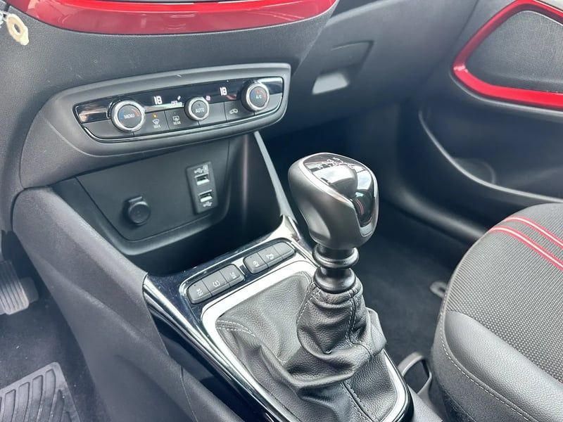 Photo de la voiture OPEL CROSSLAND 1.5 D 110 ch BVM6 GS Line