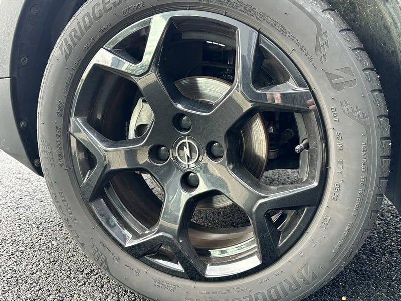 Photo de la voiture OPEL CROSSLAND 1.5 D 110 ch BVM6 GS Line