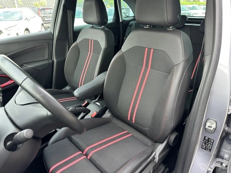 Photo de la voiture OPEL CROSSLAND 1.5 D 110 ch BVM6 GS Line