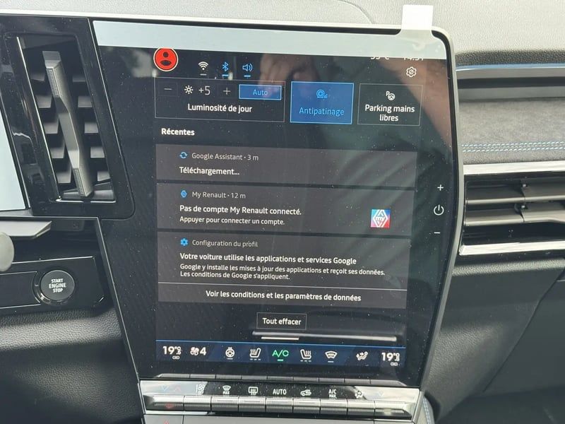 Photo de la voiture RENAULT AUSTRAL E-Tech full hybrid 200 GSR2 Iconic esprit Alpine