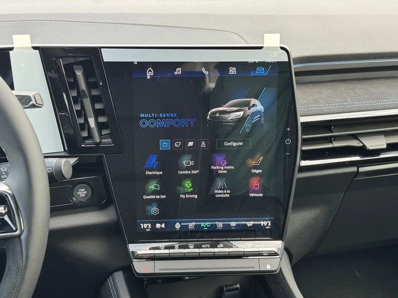 Photo de la voiture RENAULT AUSTRAL E-Tech full hybrid 200 GSR2 Iconic esprit Alpine