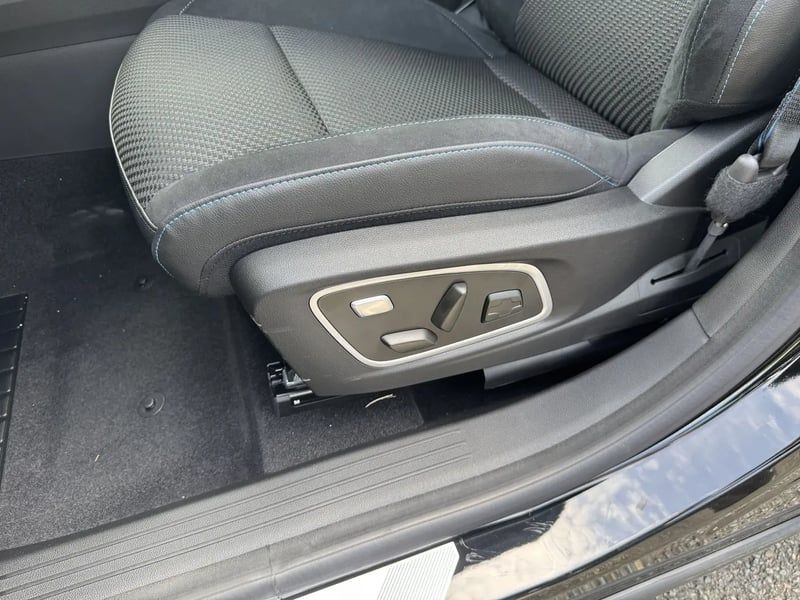 Photo de la voiture RENAULT AUSTRAL E-Tech full hybrid 200 GSR2 Iconic esprit Alpine