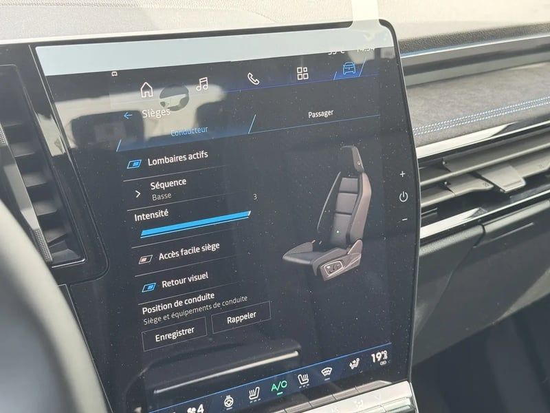 Photo de la voiture RENAULT AUSTRAL E-Tech full hybrid 200 GSR2 Iconic esprit Alpine