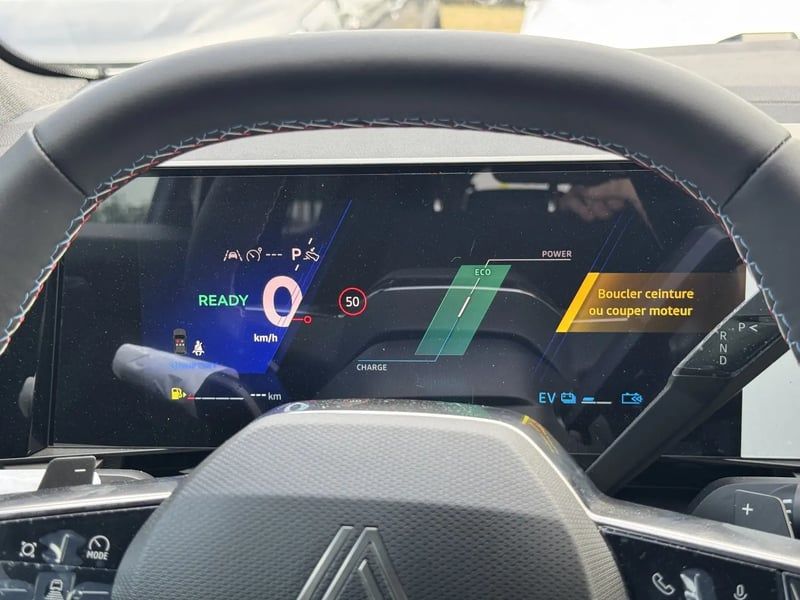 Photo de la voiture RENAULT AUSTRAL E-Tech full hybrid 200 GSR2 Iconic esprit Alpine