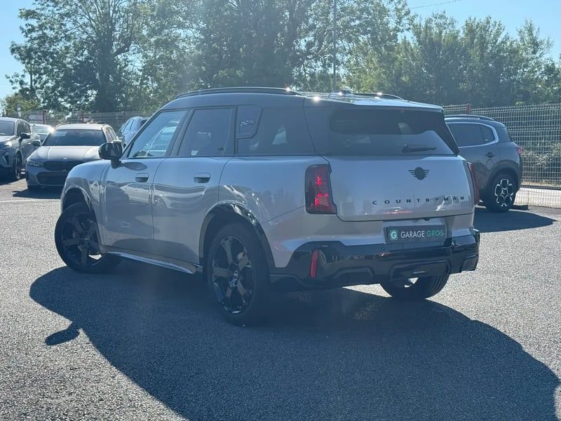 Photo de la voiture MINI COUNTRYMAN U25 170 ch DKG7 C JCW Finition