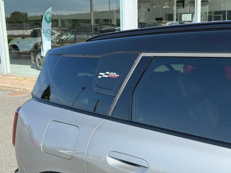 Photo de la voiture MINI COUNTRYMAN U25 170 ch DKG7 C JCW Finition