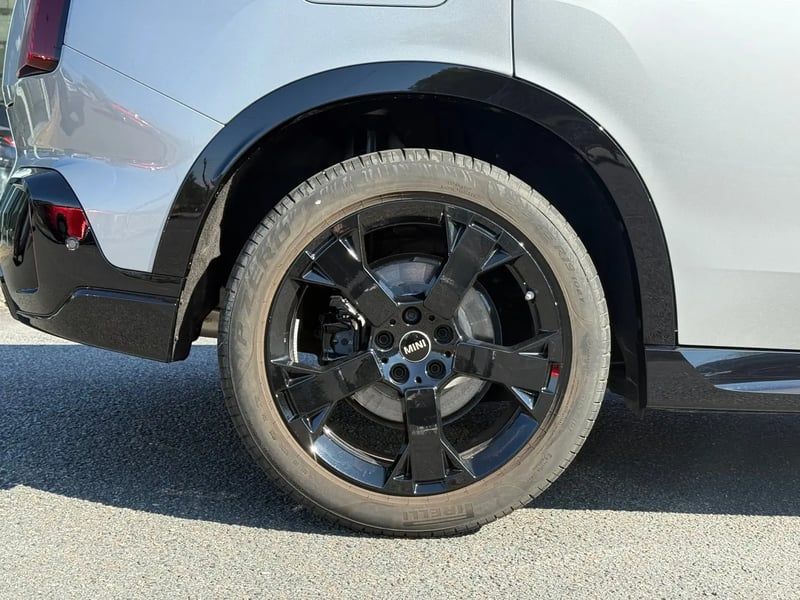 Photo de la voiture MINI COUNTRYMAN U25 170 ch DKG7 C JCW Finition