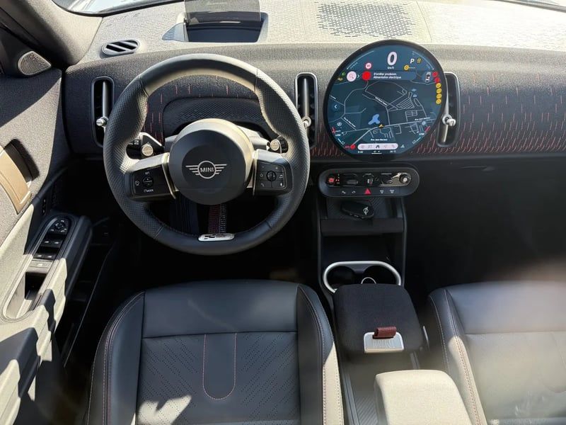 Photo de la voiture MINI COUNTRYMAN U25 170 ch DKG7 C JCW Finition