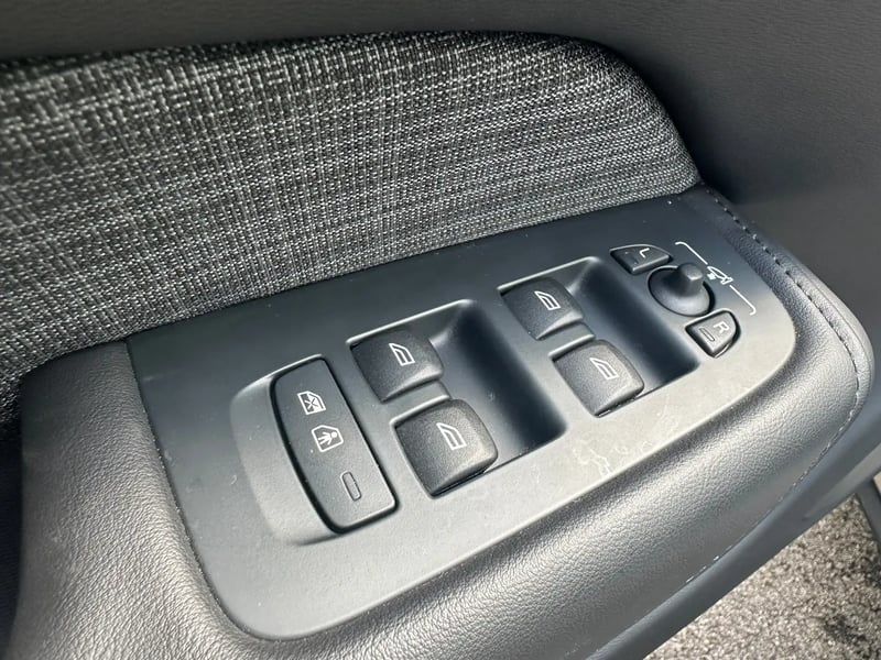 Photo de la voiture VOLVO XC60 T6 AWD Hybride rechargeable 253 ch+145 ch Geartronic 8 Start