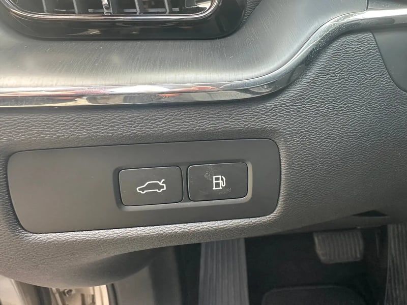 Photo de la voiture VOLVO XC60 T6 AWD Hybride rechargeable 253 ch+145 ch Geartronic 8 Start
