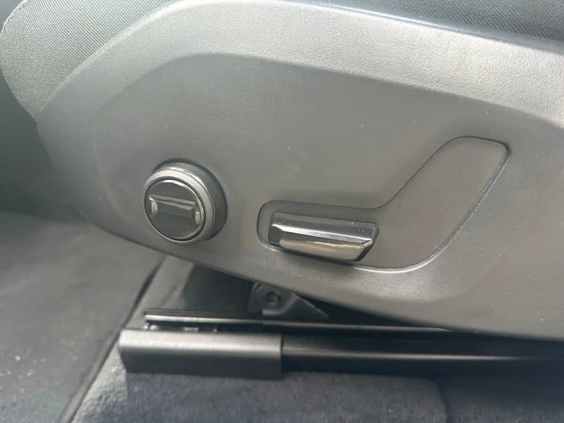Photo de la voiture VOLVO XC60 T6 AWD Hybride rechargeable 253 ch+145 ch Geartronic 8 Start