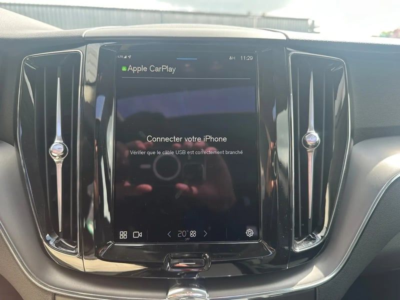 Photo de la voiture VOLVO XC60 T6 AWD Hybride rechargeable 253 ch+145 ch Geartronic 8 Start