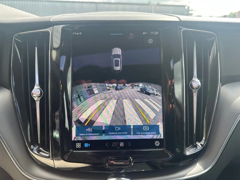 Photo de la voiture VOLVO XC60 T6 AWD Hybride rechargeable 253 ch+145 ch Geartronic 8 Start
