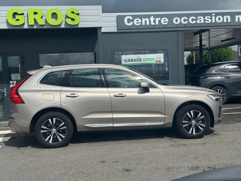 Photo de la voiture VOLVO XC60 T6 AWD Hybride rechargeable 253 ch+145 ch Geartronic 8 Start