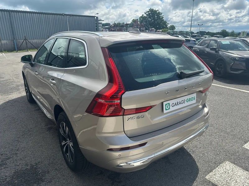 Photo de la voiture VOLVO XC60 T6 AWD Hybride rechargeable 253 ch+145 ch Geartronic 8 Start