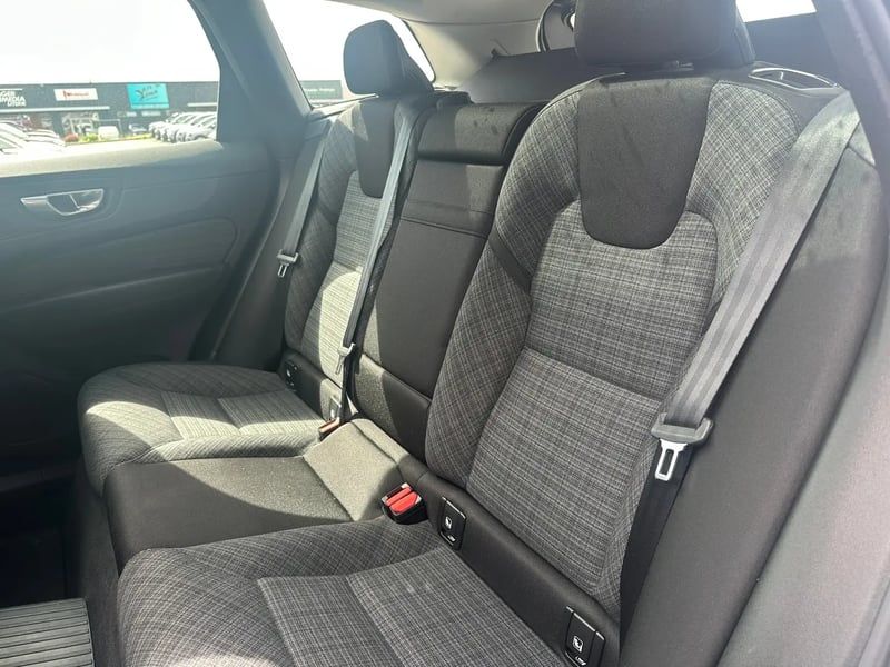 Photo de la voiture VOLVO XC60 T6 AWD Hybride rechargeable 253 ch+145 ch Geartronic 8 Start