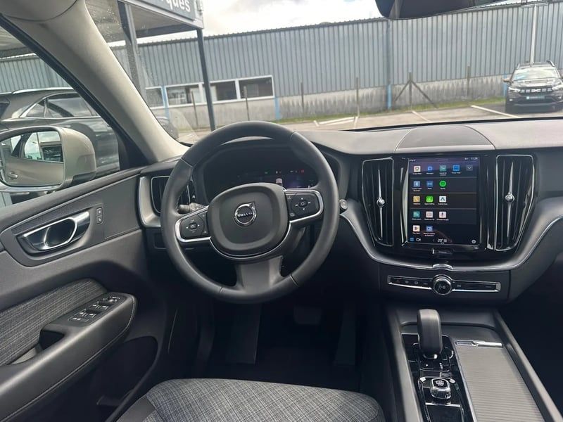 Photo de la voiture VOLVO XC60 T6 AWD Hybride rechargeable 253 ch+145 ch Geartronic 8 Start