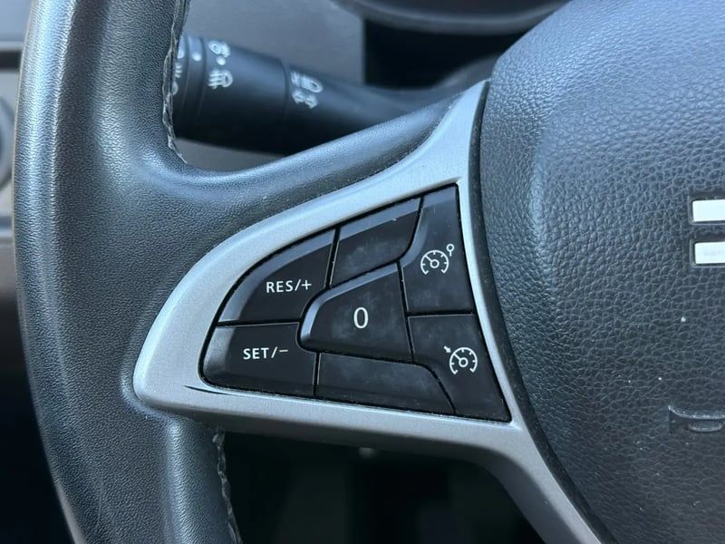 Photo de la voiture DACIA DUSTER Blue dCi 115 4x2 Expression
