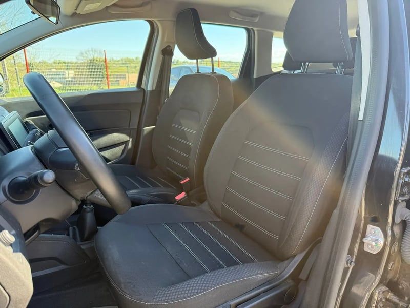 Photo de la voiture DACIA DUSTER Blue dCi 115 4x2 Expression
