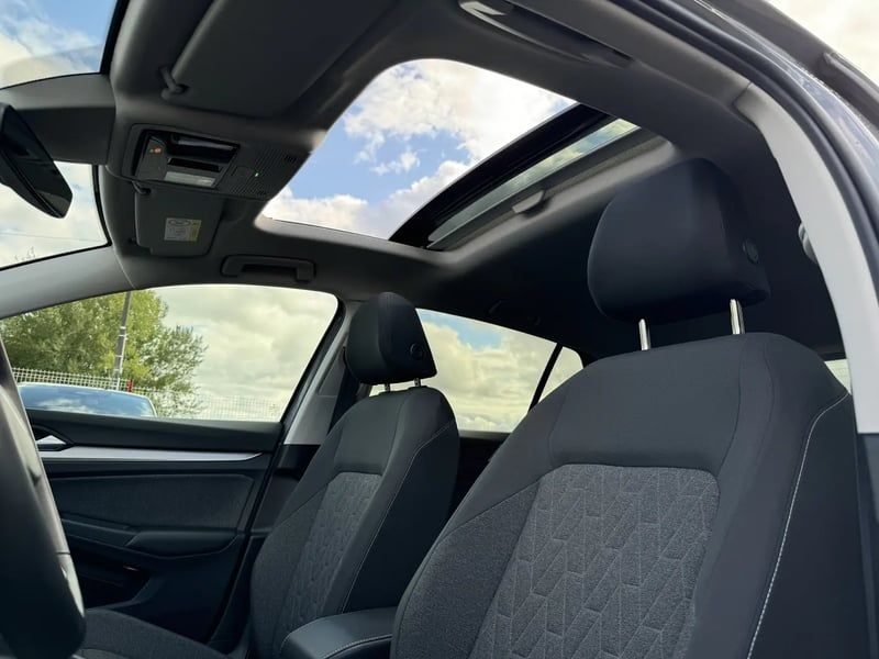 Photo de la voiture VOLKSWAGEN GOLF 2.0 TDI SCR 150 DSG7 Life Plus