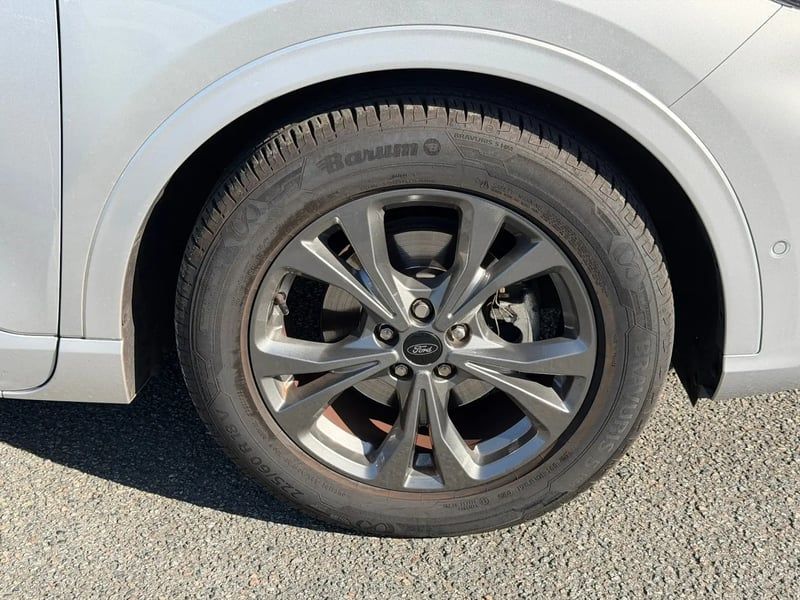 Photo de la voiture FORD KUGA 2.0 EcoBlue 150 mHEV S&S BVM6 ST-Line X