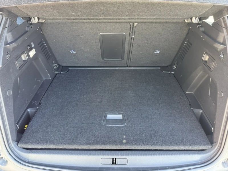 Photo de la voiture PEUGEOT 3008 BlueHDi 130ch S&S BVM6 GT Line